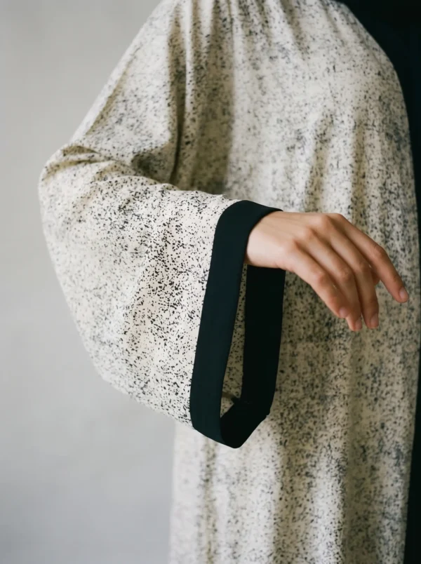 Ivory Noir Abaya